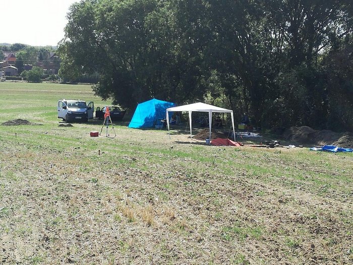 Abbildung 2: Blick vom Rosinenberg nach Süden auf die Grabungsfläche. © Landesamt für Denkmalpflege und Archäologie Sachsen-Anhalt.