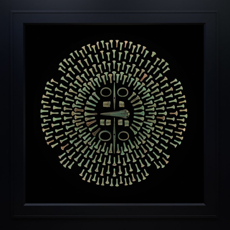 Der neuarrangierte Hortfund von Dieskau III. © Landesamt für Denkmalpflege und Archäologie Sachsen-Anhalt, Thomas Puttkammer.