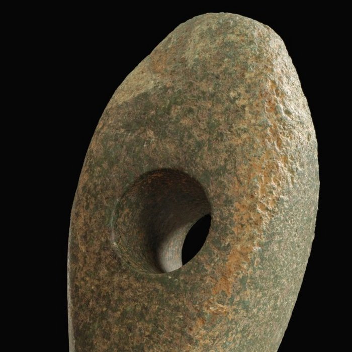 Abbildung 5: Steinaxt. © Landesamt für Denkmalpflege und Archäologie Sachsen-Anhalt, Andrea Hörentrup.