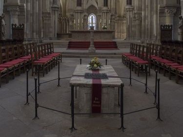 Der Sarkophag Ottos des Großen im Chorraum des Magdeburger Doms. © Kulturstiftung Sachsen-Anhalt, Christoph Jann.