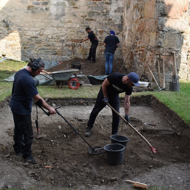 Arbeitsimpression: Nachuntersuchung der Fundstelle der Walbecker Stucktumba. © Landesamt für Denkmalpflege und Archäologie Sachsen-Anhalt, Matthias Zirm.