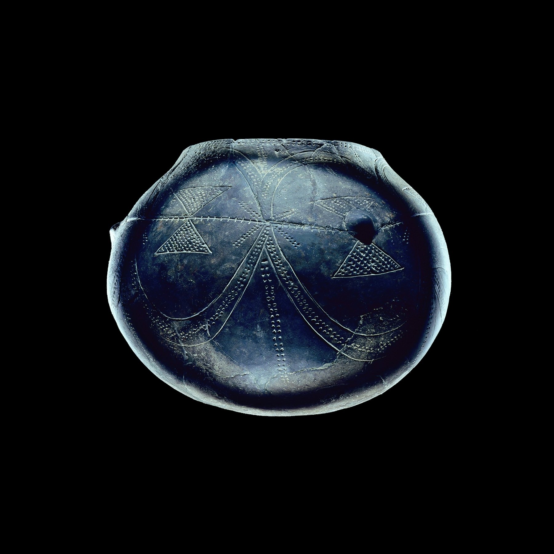 Ein reich verziertes Gefäß der Linienbandkeramik von Eilsleben. © Landesamt für Denkmalpflege und Archäologie Sachsen-Anhalt, Juraj Lipták.