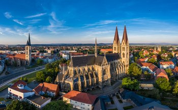 Außenaufnahme des Doms St. Stephanus und St. Sixtus zu Halberstadt. © Kulturstiftung Sachsen-Anhalt, Foto: Ulrich Schrader.