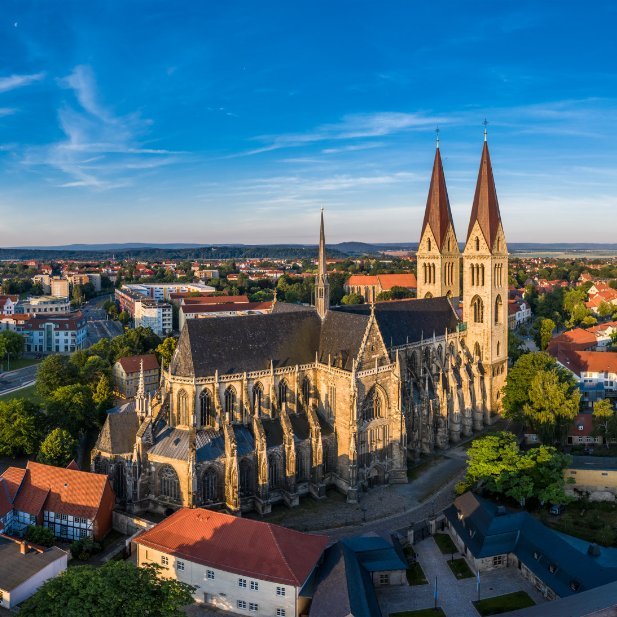 Außenaufnahme des Doms St. Stephanus und St. Sixtus zu Halberstadt. © Kulturstiftung Sachsen-Anhalt, Foto: Ulrich Schrader.