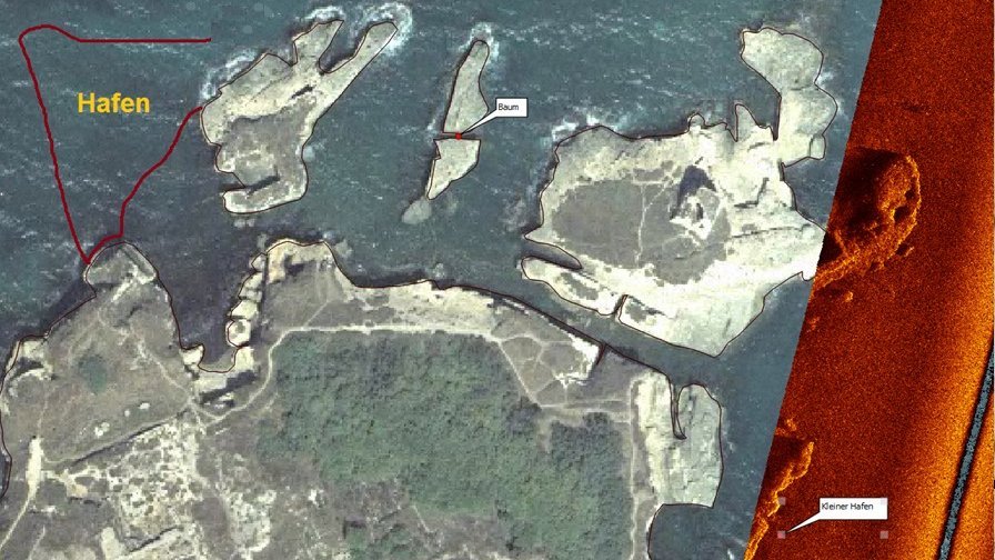 Abbildung 4: Im Bereich der vermuteten Hafens (siehe Kennzeichnung) von Roca Vecchia wurden beim Tauchen Gewichtssteine von Schiffen identifiziert. © Landesamt für Denkmalpflege  und Archäologie Sachsen-Anhalt, Sven Thomas.