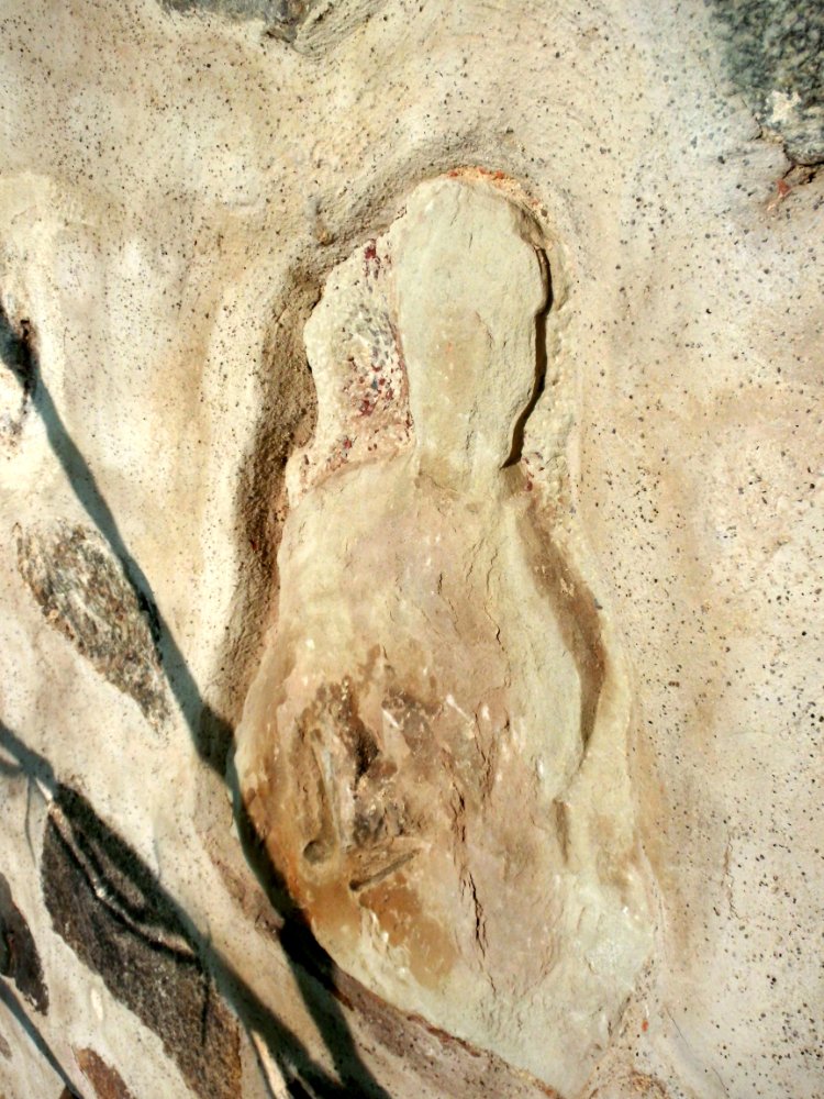 Abbildung 9: Schlafender an der Südwand. © Ulrich Fach (Zerbst).