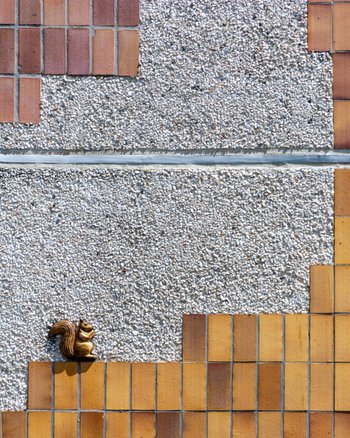 Lothar Hager: Giebelgestaltung Linde und Tiere (Detail), 1987. © Landesamt für Denkmalpflege und Archäologie Sachsen-Anhalt, Christoph Liepach.