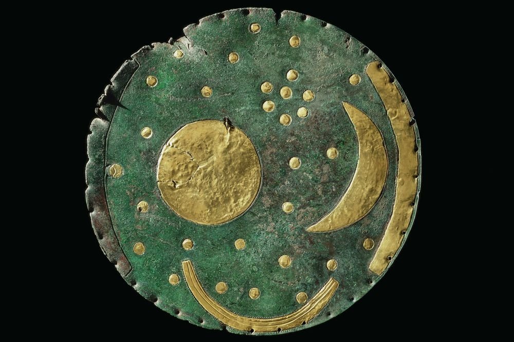 Die Himmelsscheibe von Nebra. © Landesamt für Denkmalpflege und Archäologie Sachsen-Anhalt, Juraj Lipták.