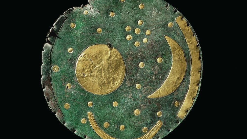 Die Himmelsscheibe von Nebra. © Landesamt für Denkmalpflege und Archäologie Sachsen-Anhalt, Juraj Lipták.