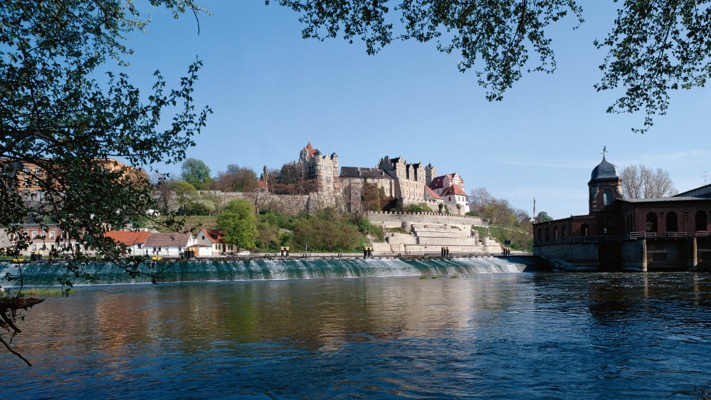 Schleuse und Schloss Bernburg. © Landesamt für Denkmalpflege und Archäologie Sachsen-Anhalt, Juraj Lipták.