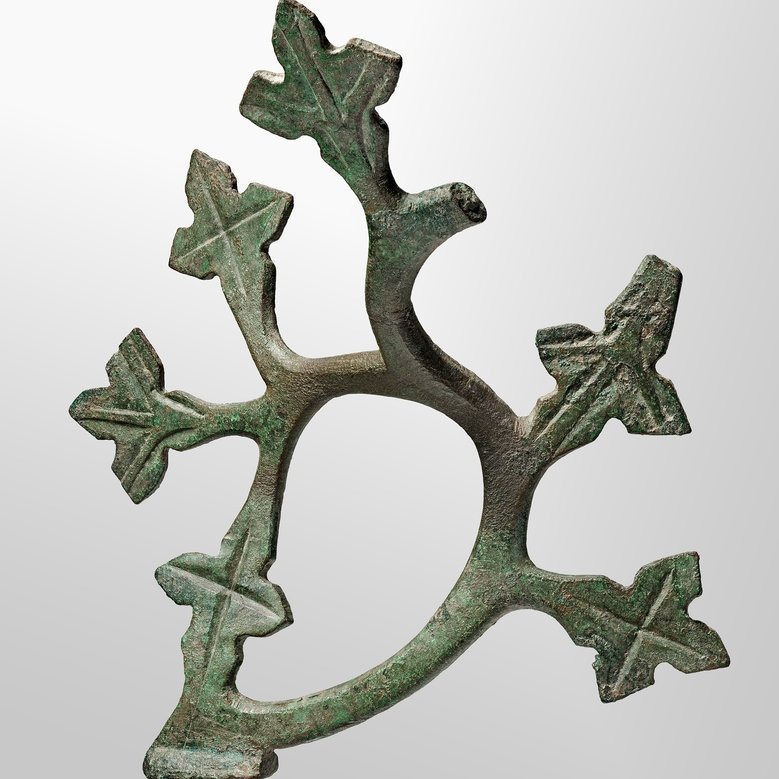 Fragment eines Ziergitters aus Kloster Kaltenborn, vermutlich von einer Chorschranke in der einstigen Klosterkirche. © Landesamt für Denkmalpflege und Archäologie Sachsen-Anhalt, Andrea Hörentrup.