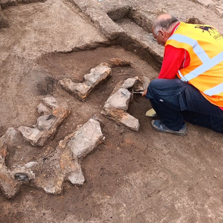 Reste einer Glockengussanlage wohl aus dem 12. Jahrhundert. © Landesamt für Denkmalpflege und Archäologie Sachsen-Anhalt, Felix Biermann.