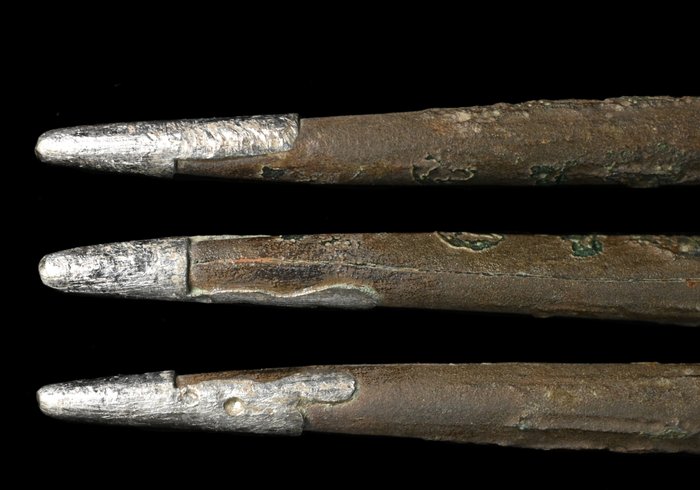 Abbildung 2: Himmelpforte, Silberstift. Detailansichten der silbernen Spitze. © Landesamt für Denkmalpflege und Archäologie Sachsen-Anhalt, Vera Keil. Abbildung 2: Himmelpforte, Silberstift. Detailansichten der silbernen Spitze. © Landesamt für Denkmalpflege und Archäologie Sachsen-Anhalt, Vera Keil.