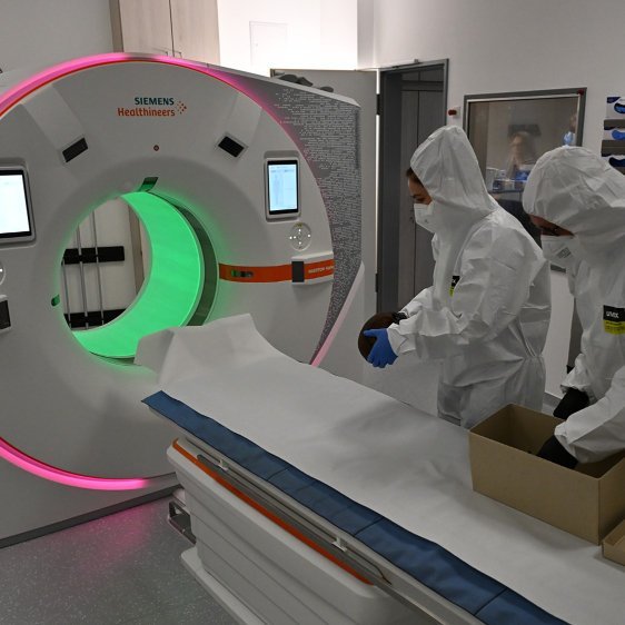 Computertomographische Untersuchung der sterblichen Überreste Ottos des Großen im Universitätsklinikum Magdeburg. © Landesamt für Denkmalpflege und Archäologie Sachsen-Anhalt, Claudio Dähnel.