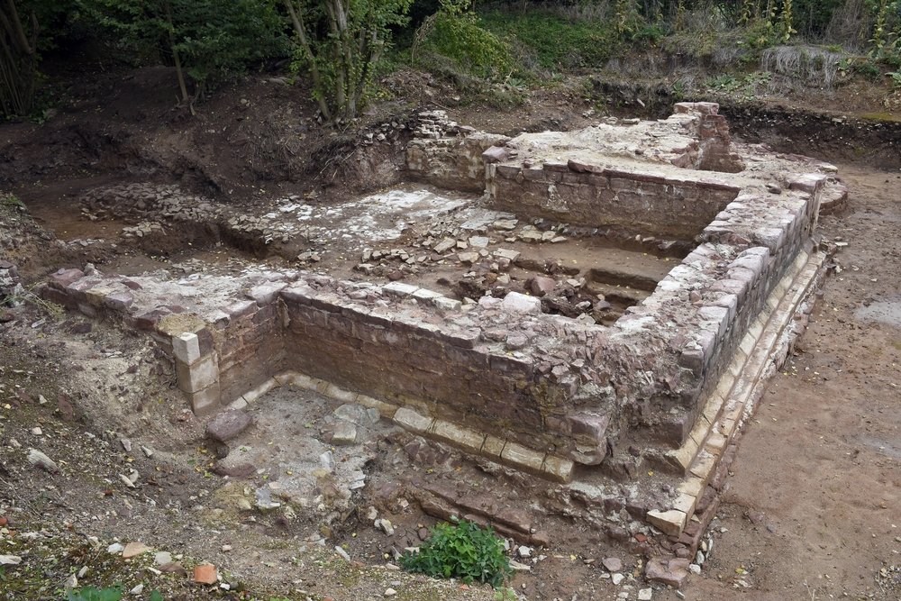Blick auf die rechteckige Hauptapsis, die den Ostabschluss der Klosterkirche Kaltenborn bildet. © Landesamt für Denkmalpflege und Archäologie Sachsen-Anhalt, Andrea Hörentrup.