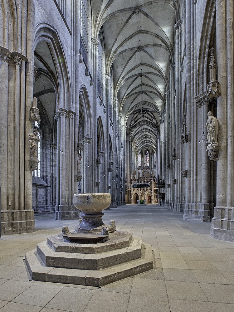 Abbildung 2: Blick ins Innere des Halberstädter Domes. © Kulturstiftung Sachsen-Anhalt, Foto: Bertram Kober, Punctum.